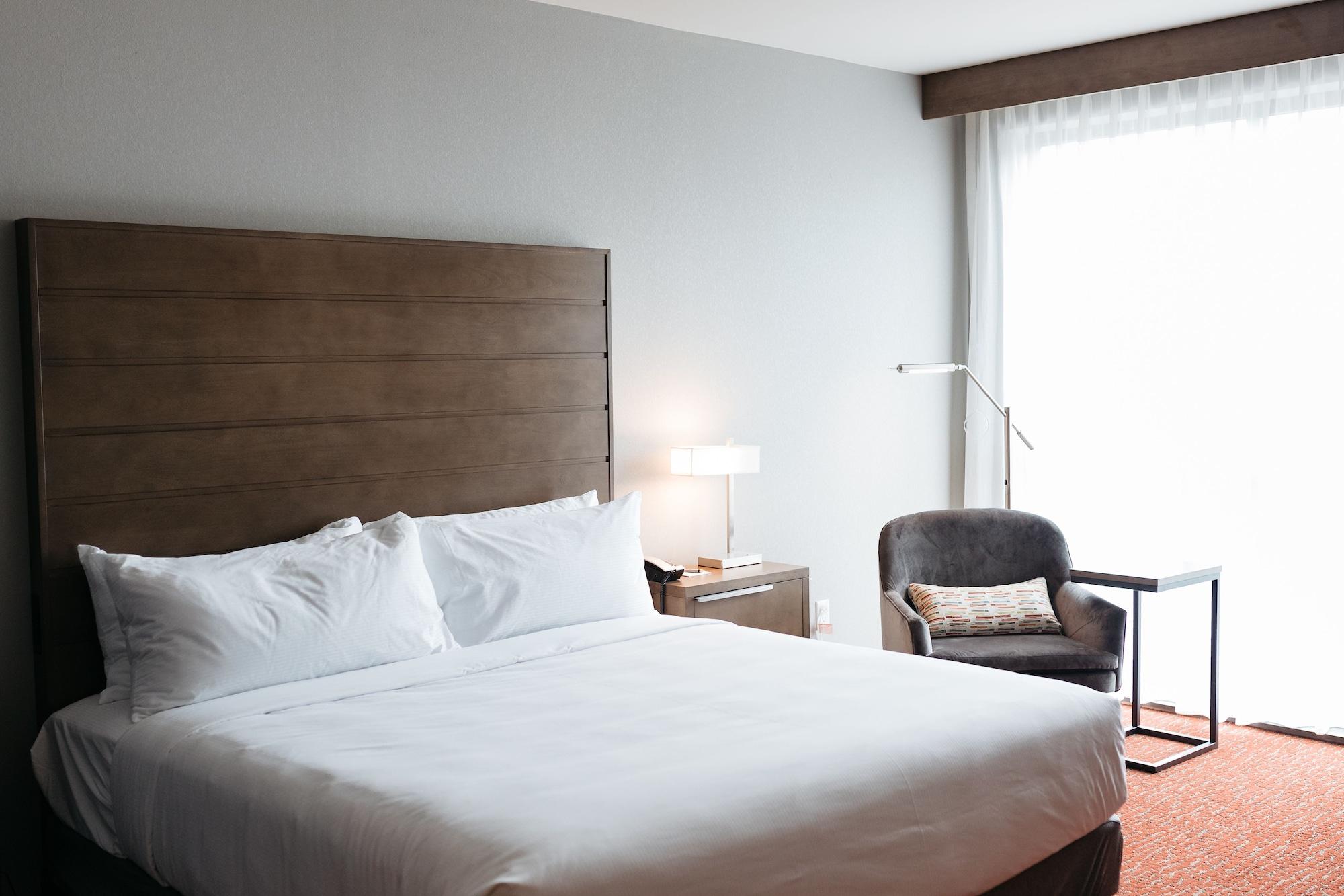 Revel Hotel, Tapestry Collection By Hilton Urbandale Exterior photo