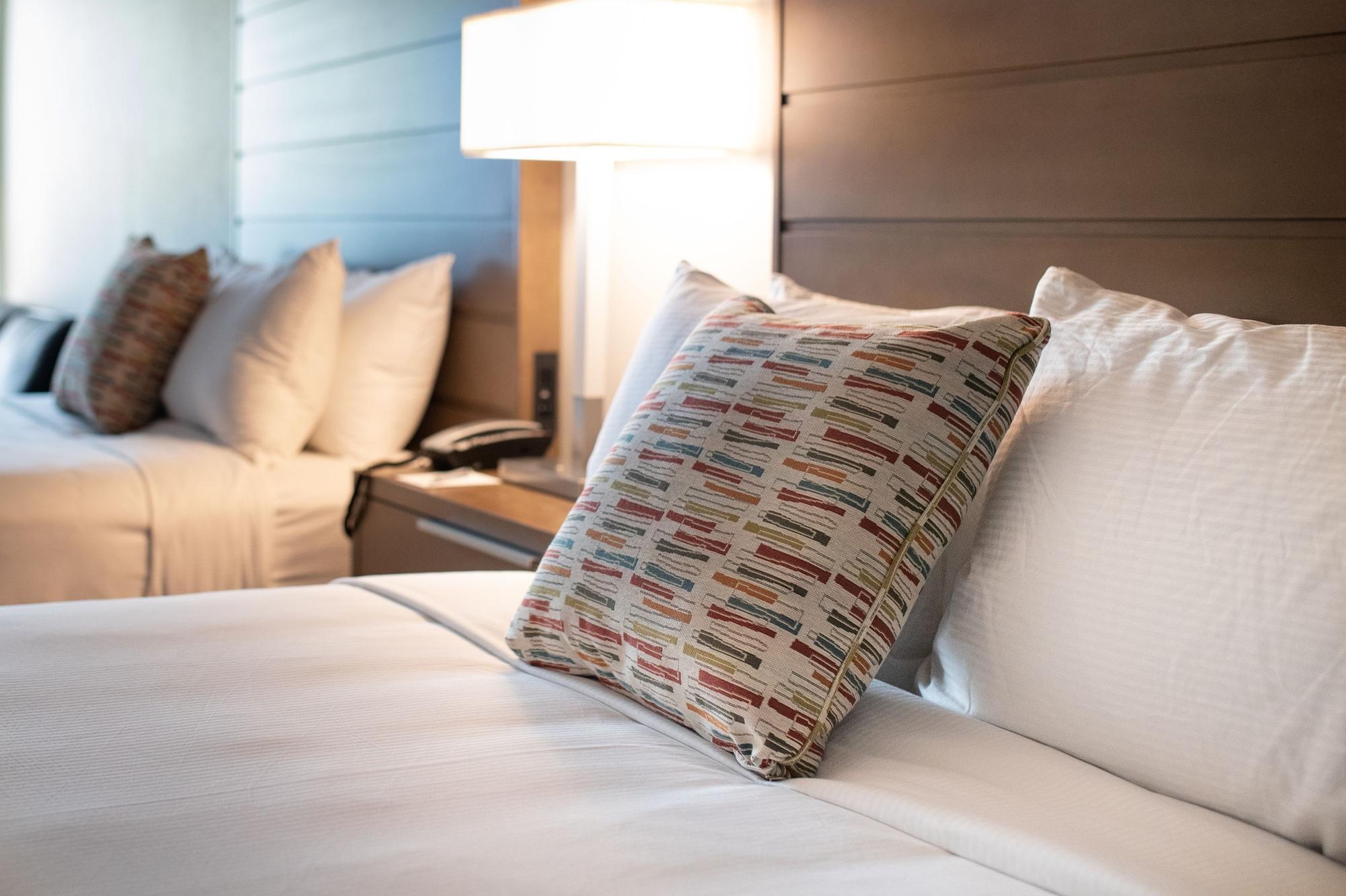 Revel Hotel, Tapestry Collection By Hilton Urbandale Exterior photo