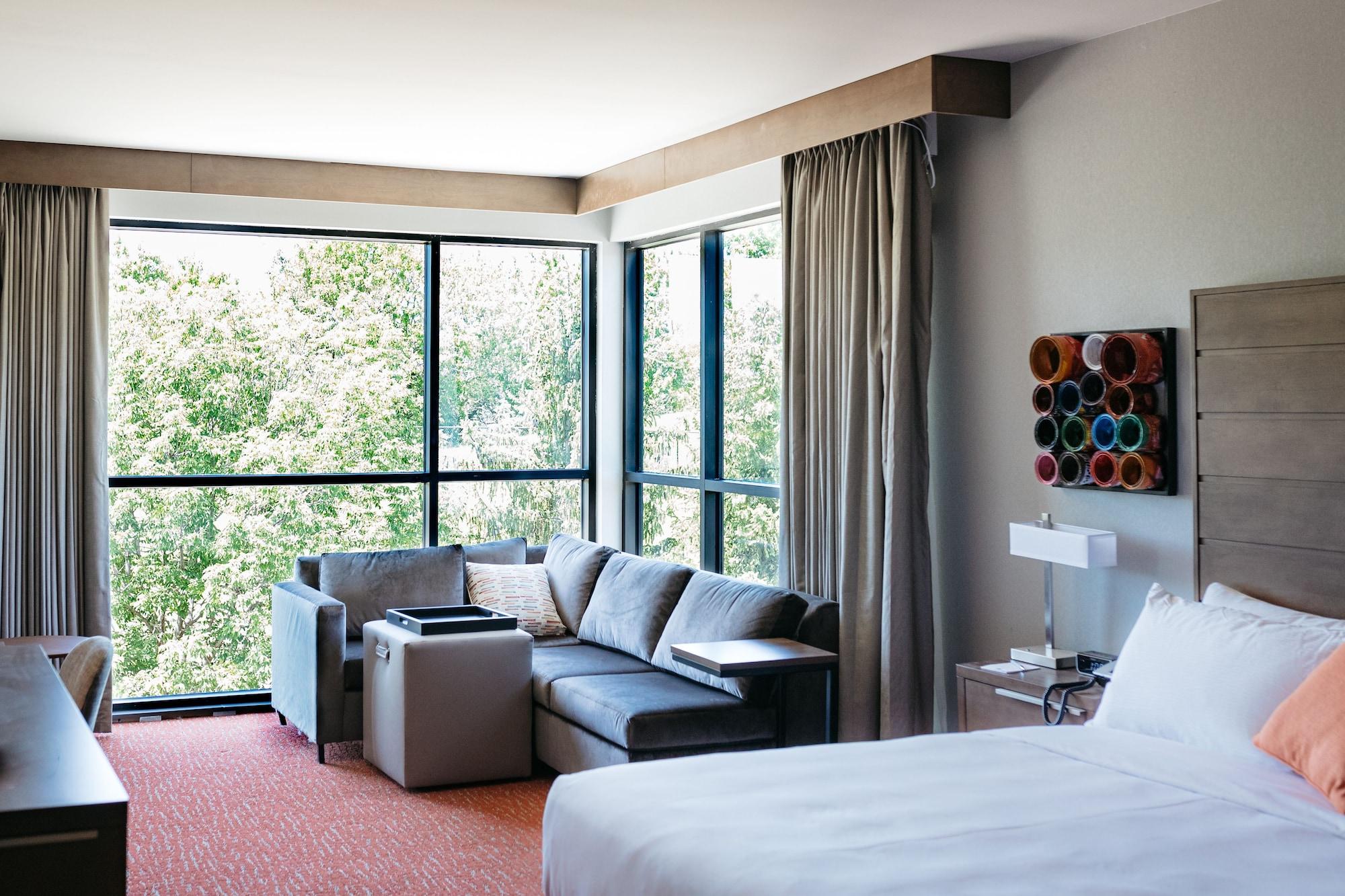 Revel Hotel, Tapestry Collection By Hilton Urbandale Exterior photo
