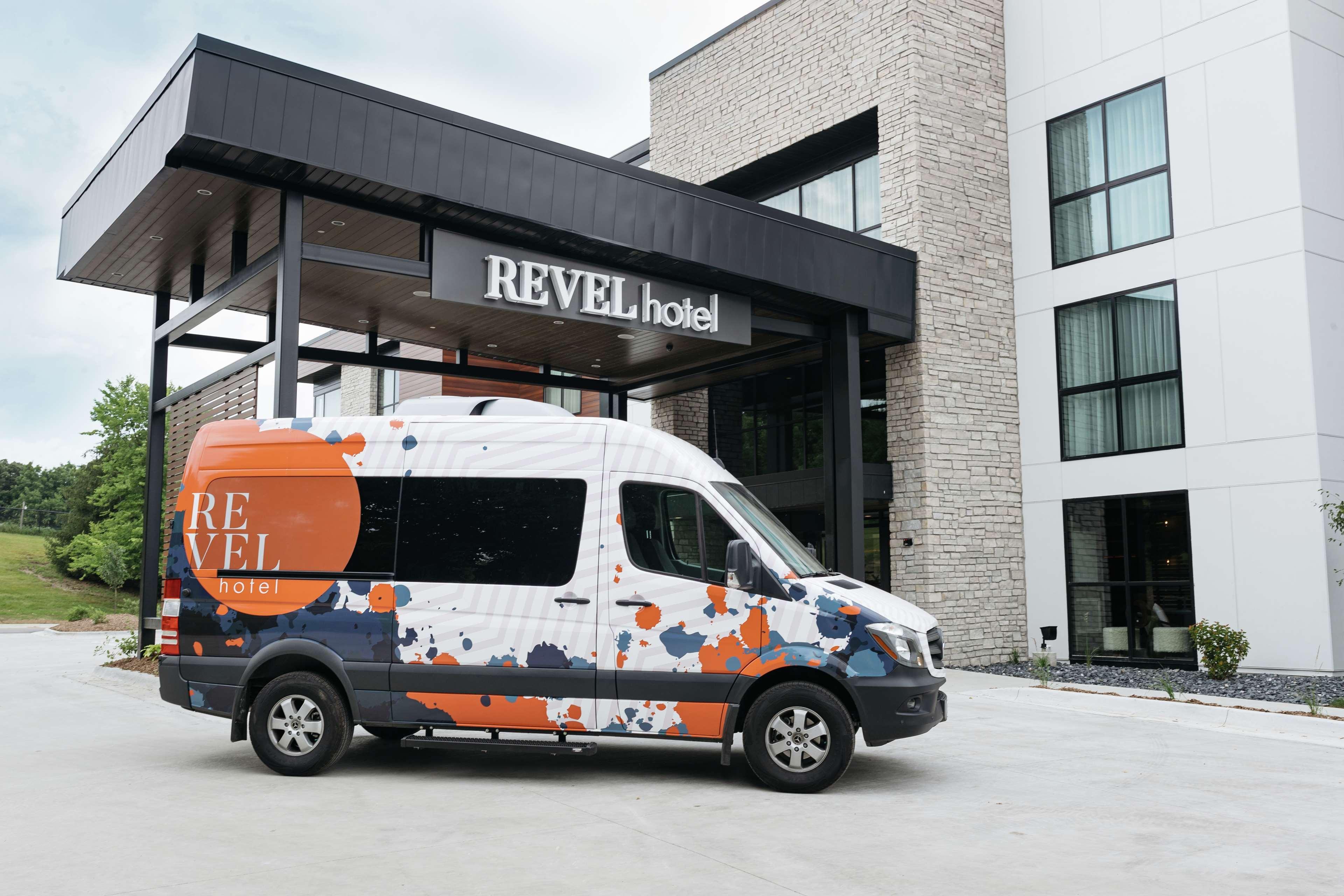Revel Hotel, Tapestry Collection By Hilton Urbandale Exterior photo